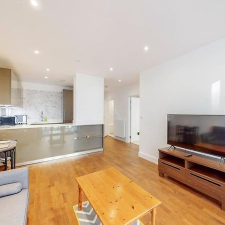 Lovely 1 Bedroom In Royal Arsenal Riverside ロンドン エクステリア 写真
